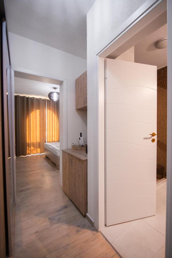 فندق Boutique 23 Douăzeci şi Trei August المظهر الخارجي الصورة