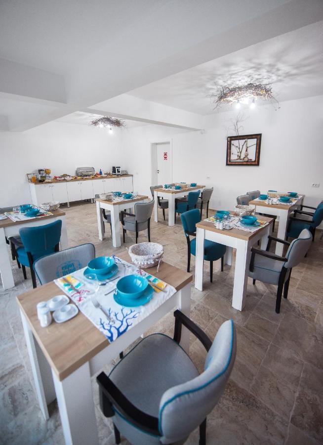 فندق Boutique 23 Douăzeci şi Trei August المظهر الخارجي الصورة
