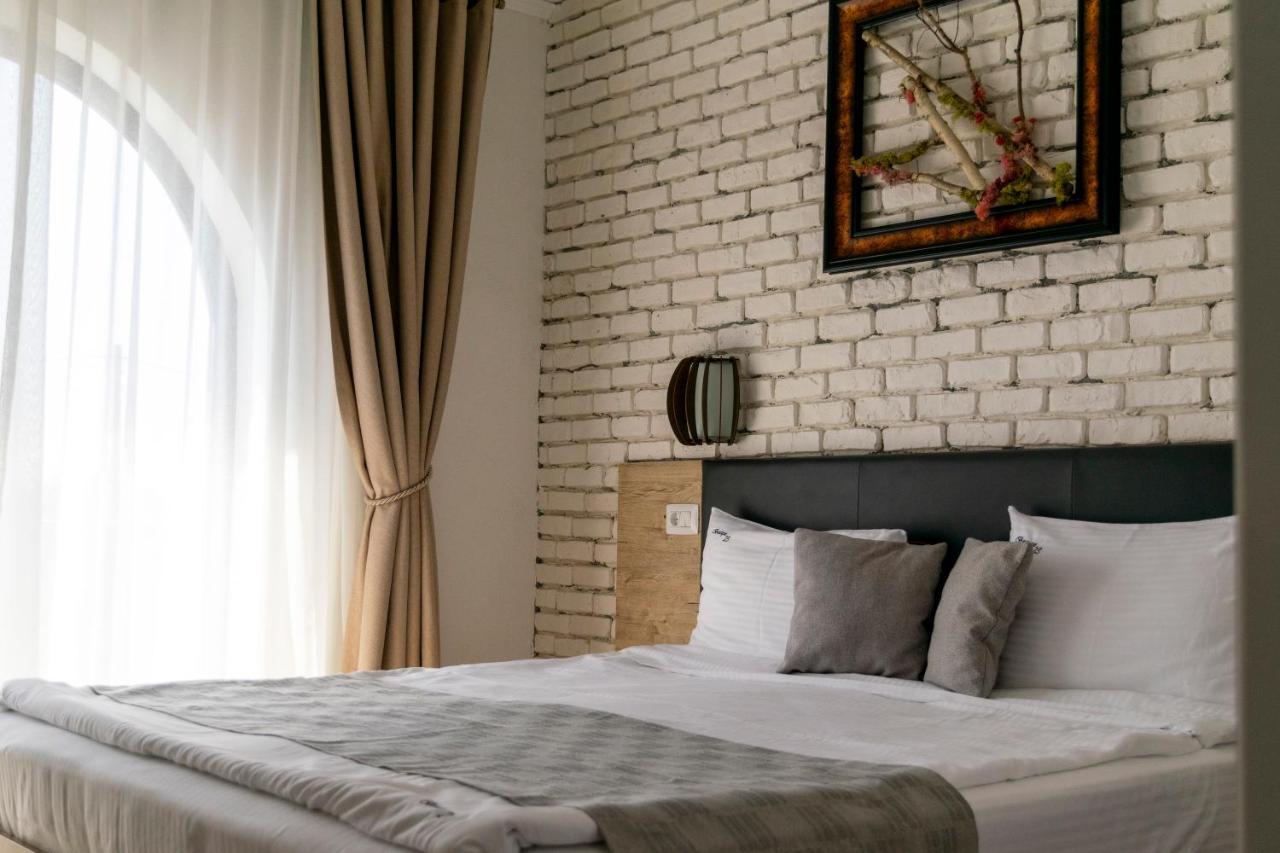 فندق Boutique 23 Douăzeci şi Trei August المظهر الخارجي الصورة