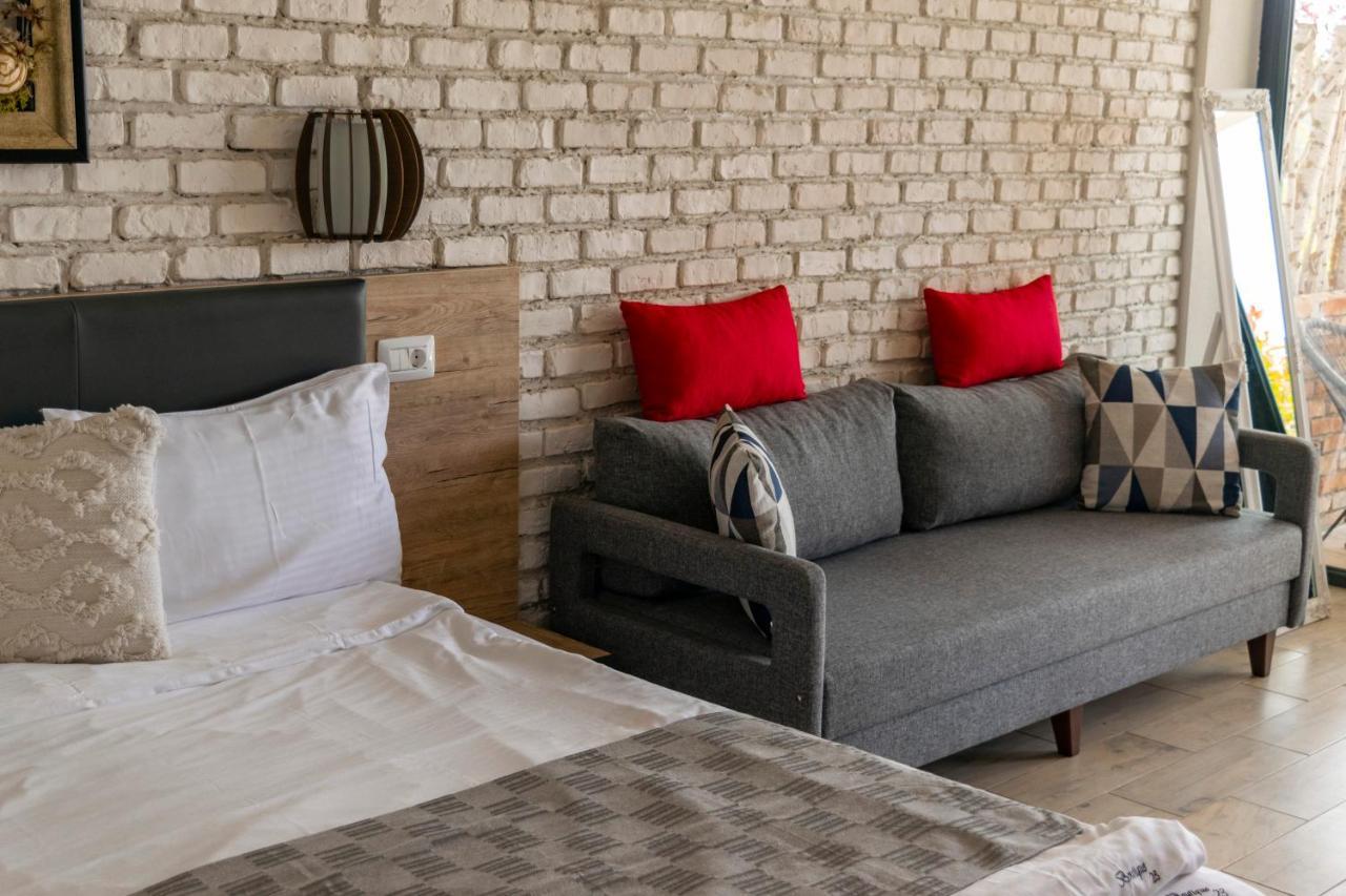 فندق Boutique 23 Douăzeci şi Trei August المظهر الخارجي الصورة