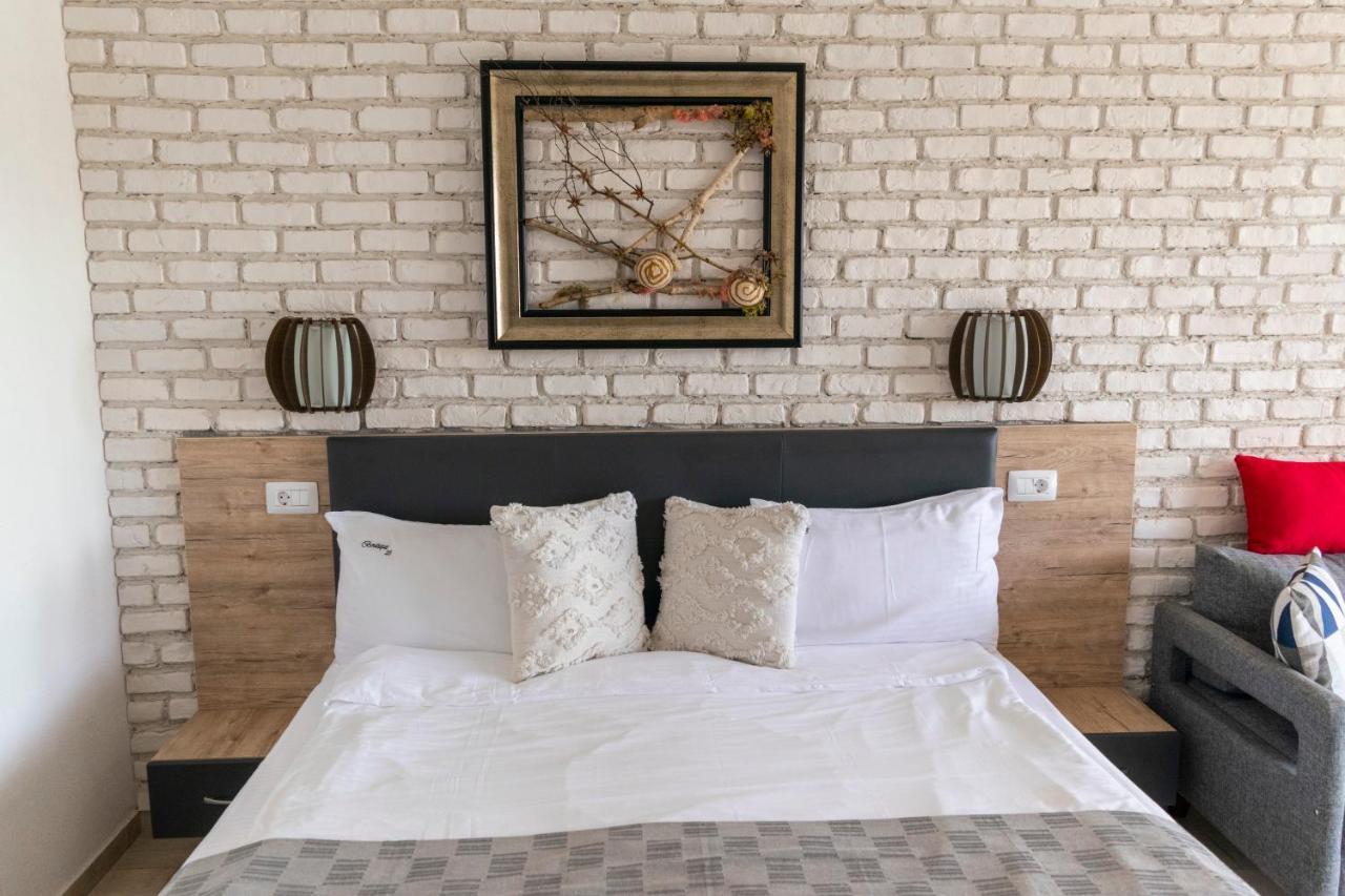 فندق Boutique 23 Douăzeci şi Trei August المظهر الخارجي الصورة